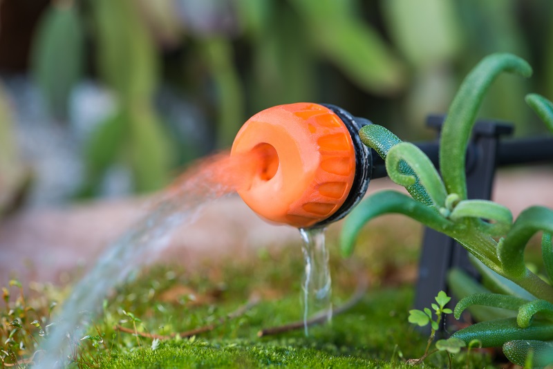 3 Reasons To Use A Water Soaker Hose To Water Your Foundation