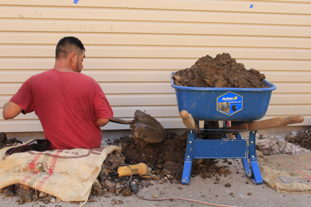 How Expansive Clay Soil Affects Foundations in DFW: What Homeowners Need to Know How Expansive Clay Soil Affects Foundations in DFW: What Homeowners Need to Know